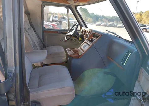 1985 Chevrolet G20 z USA, uszkodzony, nr VIN 1GBEG25H7F7211177